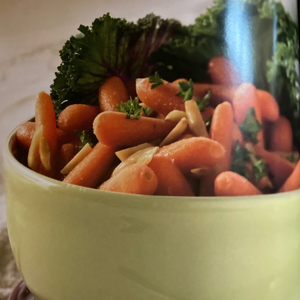 NWOT Pillsbury Holiday Cookbook - Picture 11 of 16